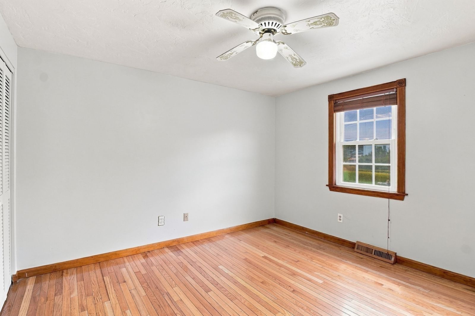 30 Parsons Hill Dr Worcester — Photo 16 of 34