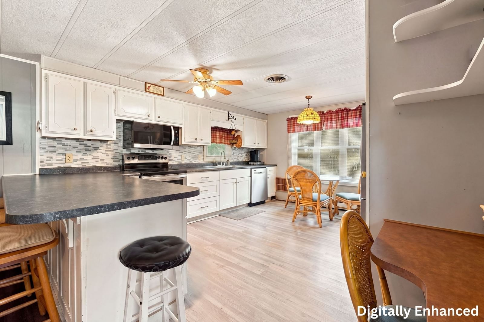 60 Longboat Dr Wareham — Photo 2 of 42