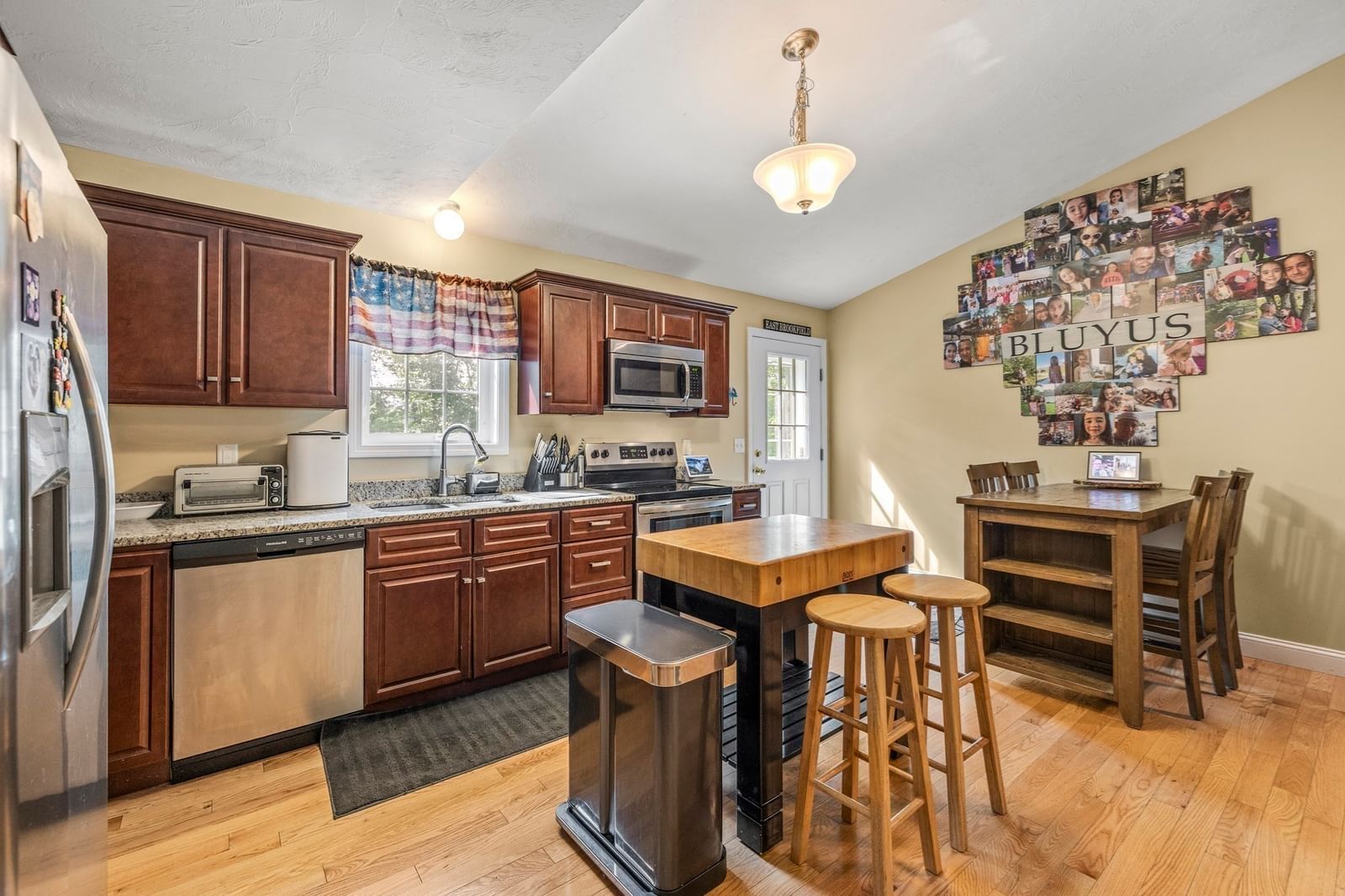131 Adams Rd East Brookfield — Photo 10 of 36