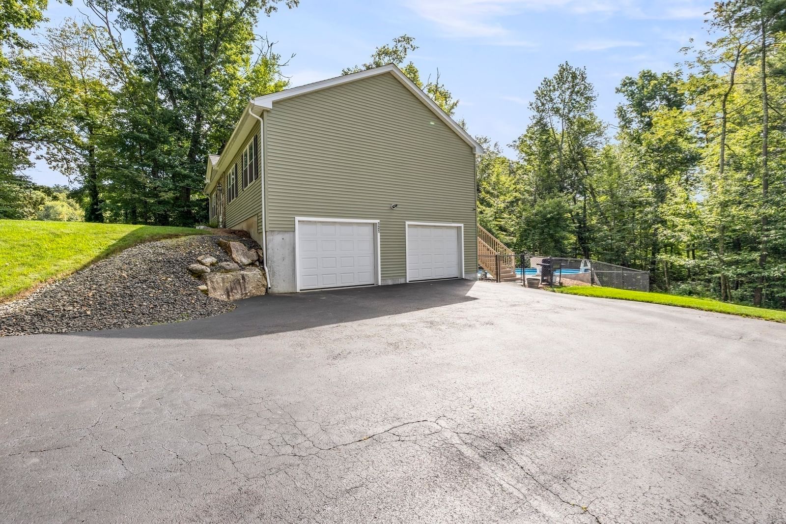 131 Adams Rd East Brookfield — Photo 4 of 36
