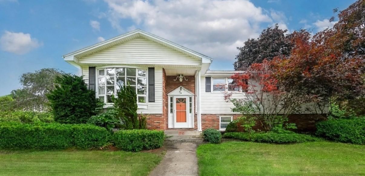 Property at 36 Roman Dr, Shrewsbury, MA 01545
