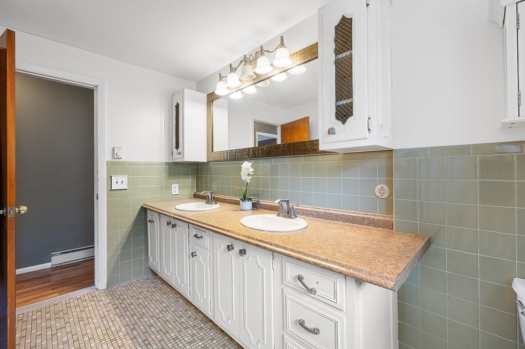 36 Roman Dr Shrewsbury — Photo 10 of 31