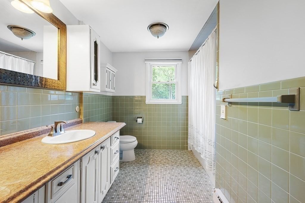 36 Roman Dr Shrewsbury — Photo 11 of 31