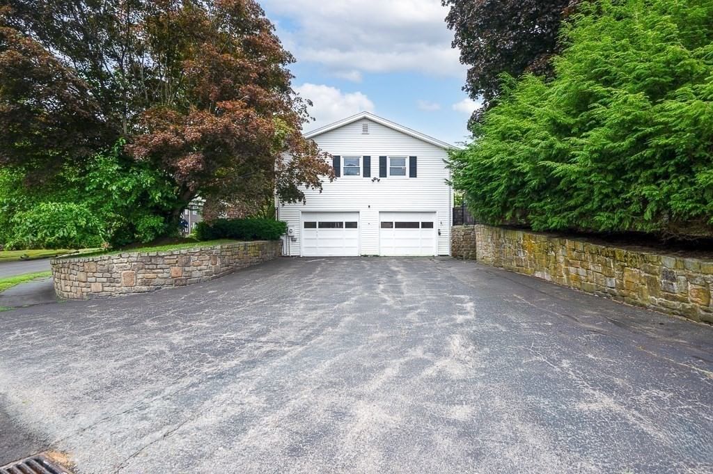 36 Roman Dr Shrewsbury — Photo 28 of 31
