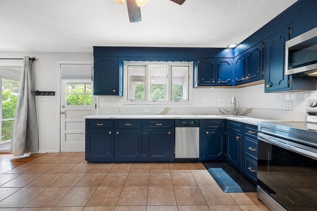 36 Roman Dr Shrewsbury — Photo 6 of 31
