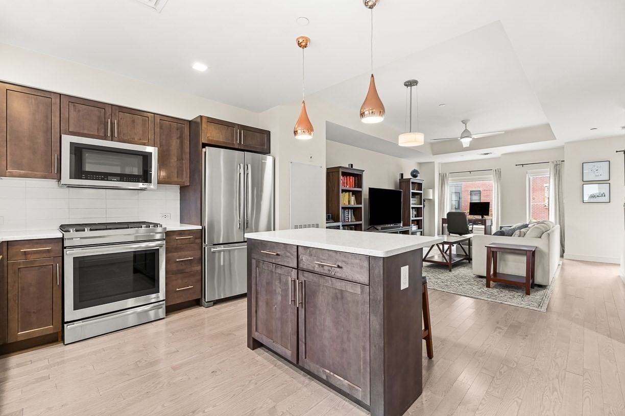 104 Liverpool St #104 Boston — Photo 13 of 38