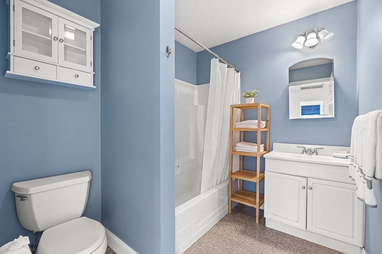 37 Pond St #1 Waltham — Photo 16 of 21