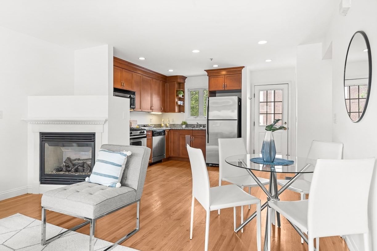 37 Pond St #1 Waltham — Photo 6 of 21