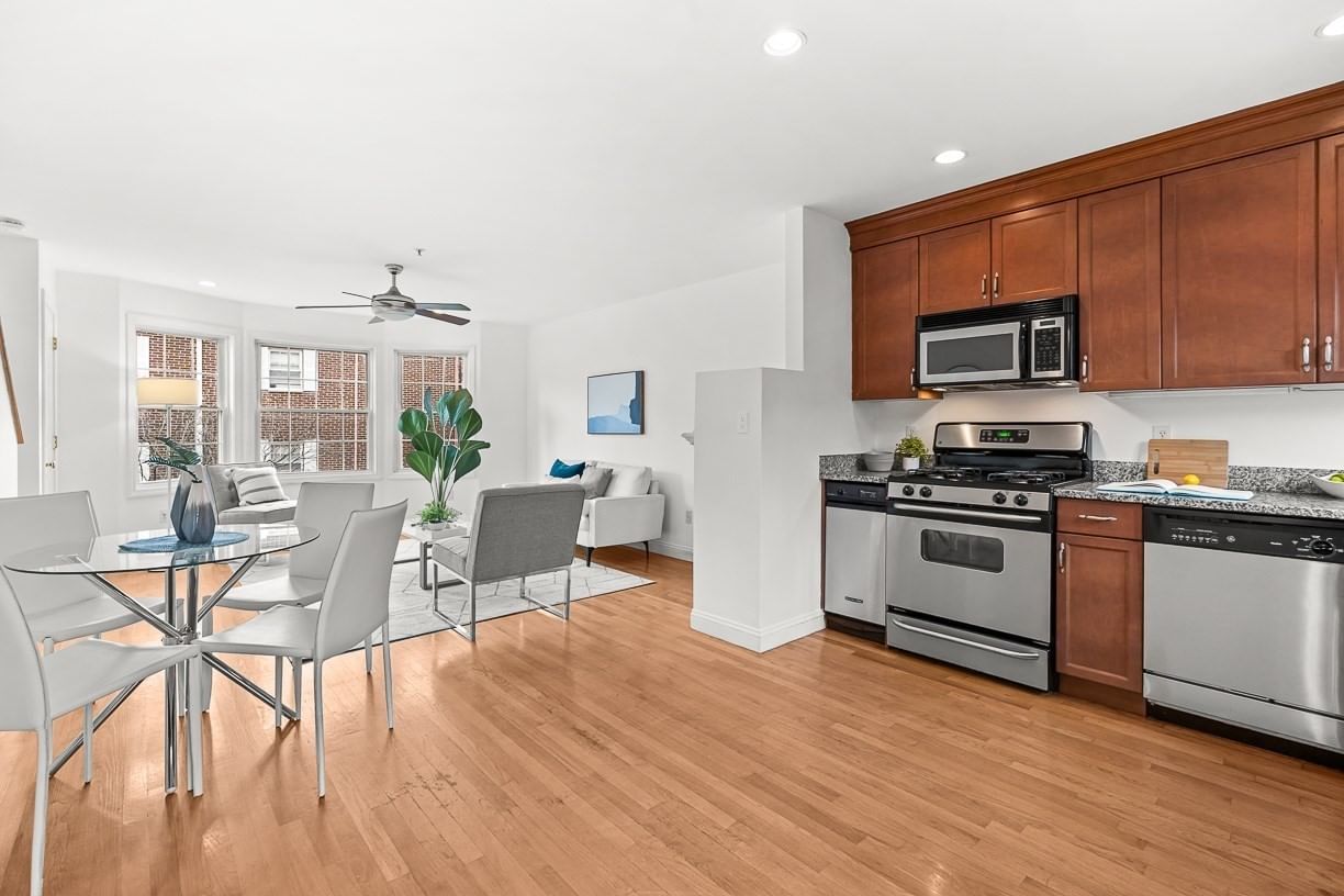 37 Pond St #1 Waltham — Photo 7 of 21