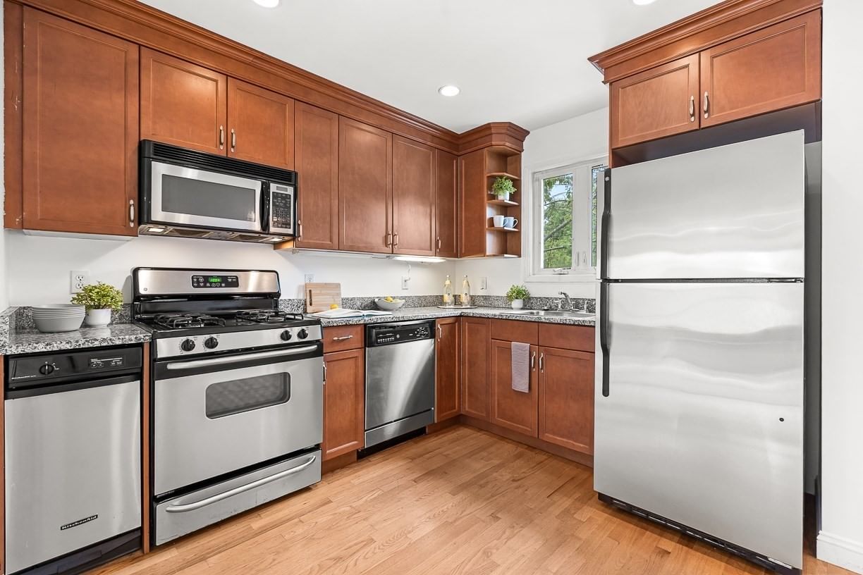 37 Pond St #1 Waltham — Photo 8 of 21