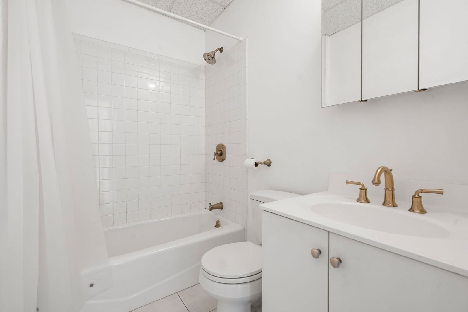 483 Beacon Street #PH4A Boston — Photo 10 of 13