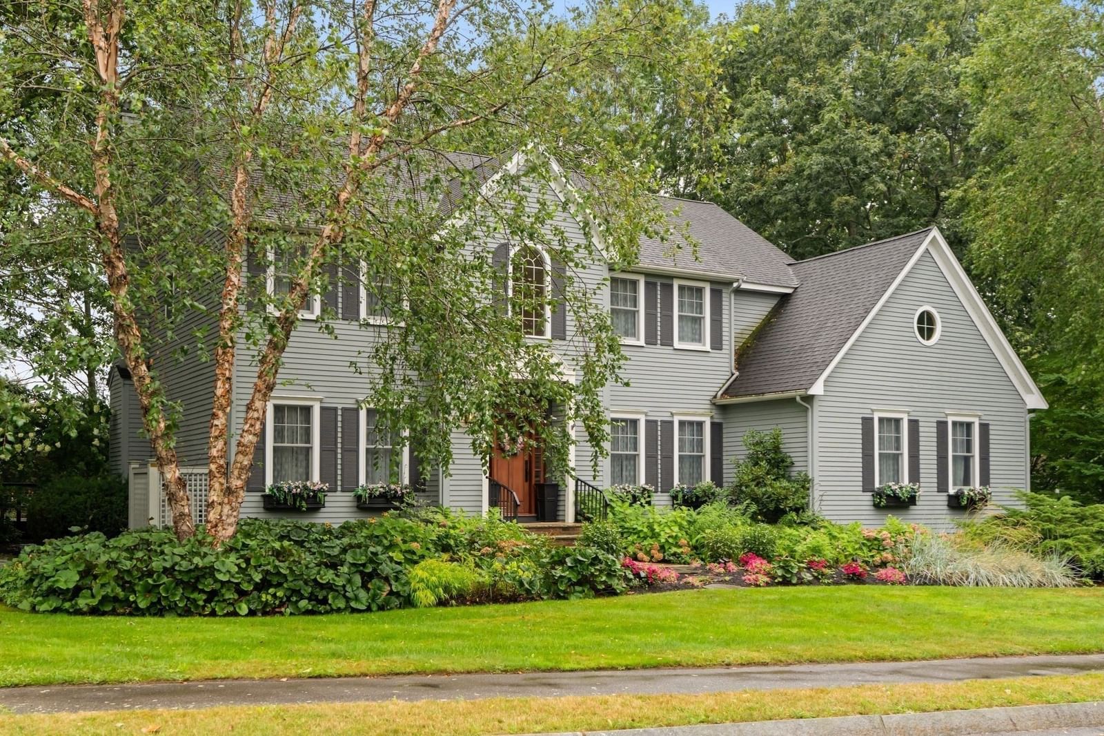 Property at 10 Holly Lane, Beverly, MA 01915