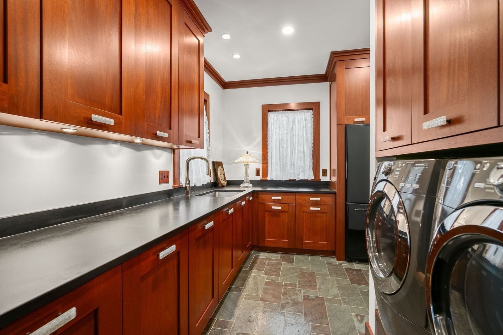 10 Holly Lane Beverly — Photo 14 of 40