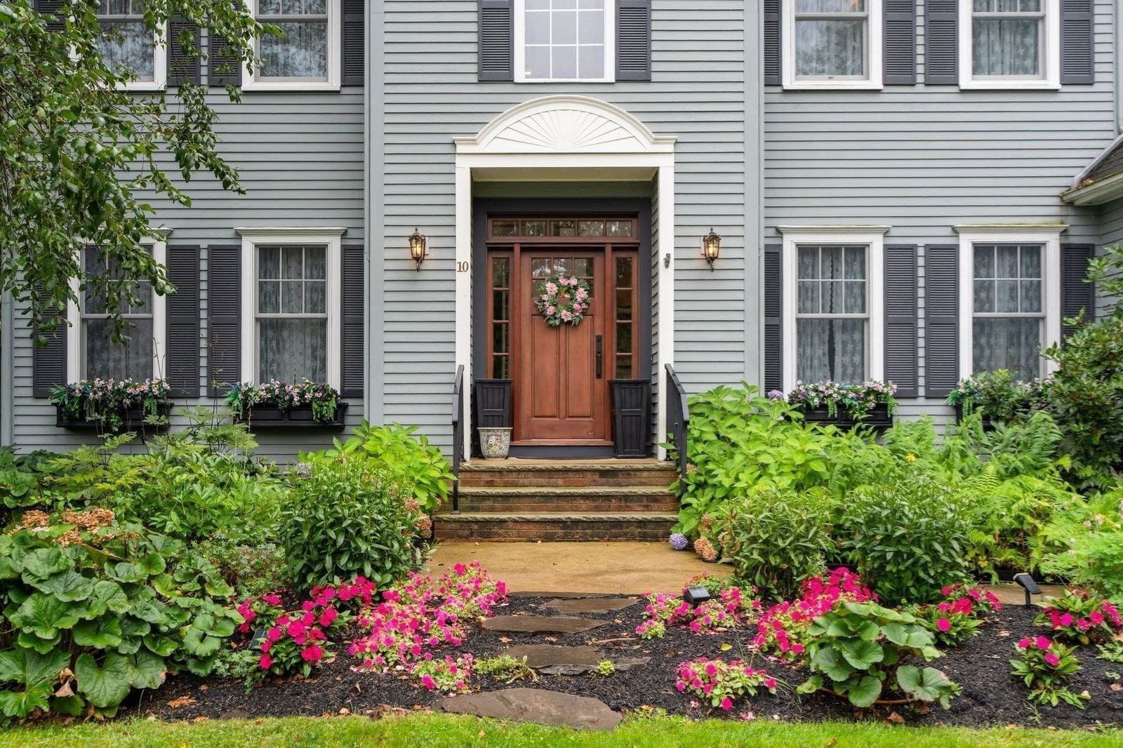 10 Holly Lane Beverly — Photo 2 of 40