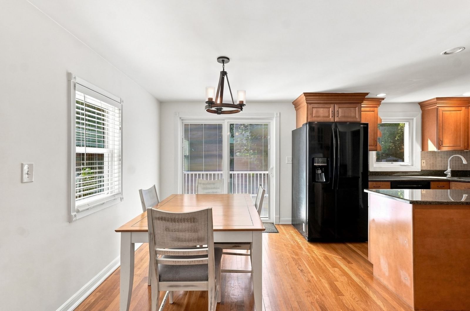 346 Weston Street Waltham — Photo 10 of 36