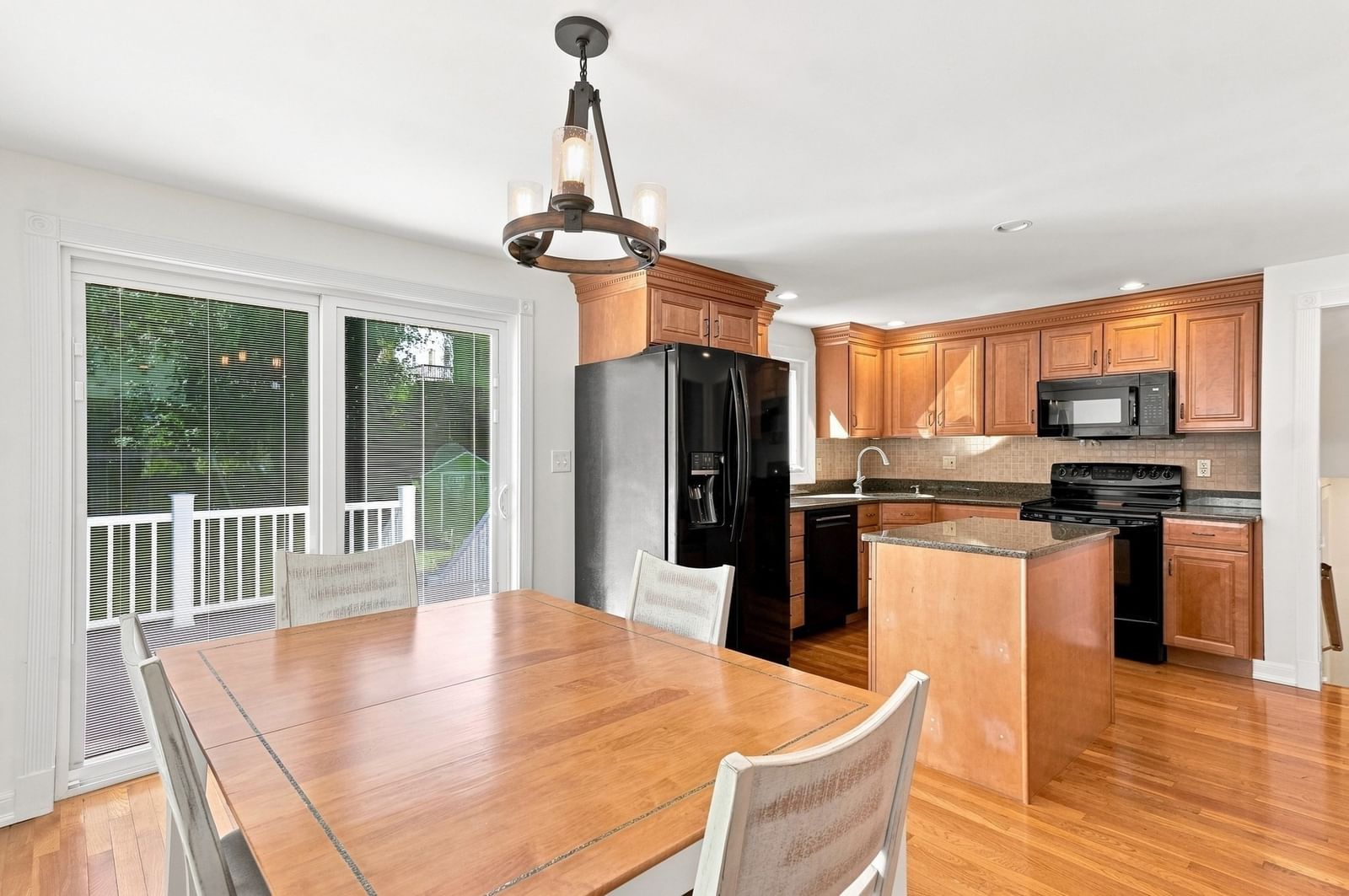 346 Weston Street Waltham — Photo 11 of 36