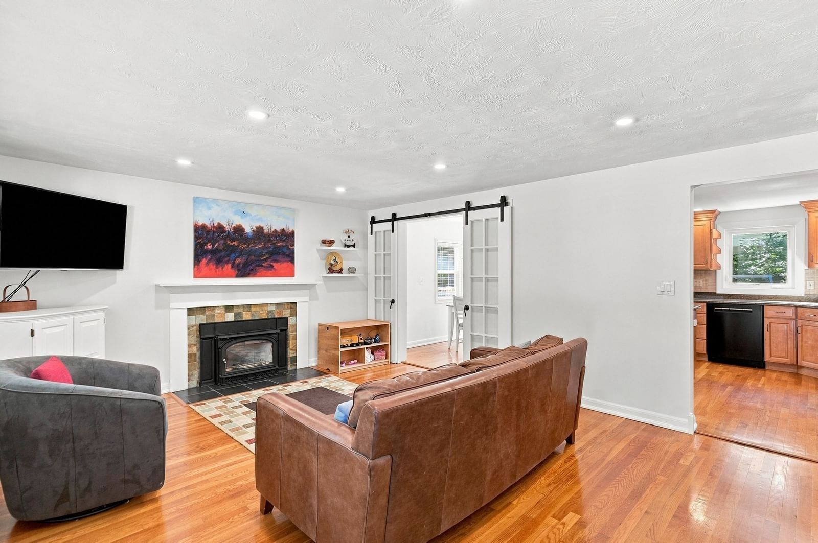 346 Weston Street Waltham — Photo 3 of 36