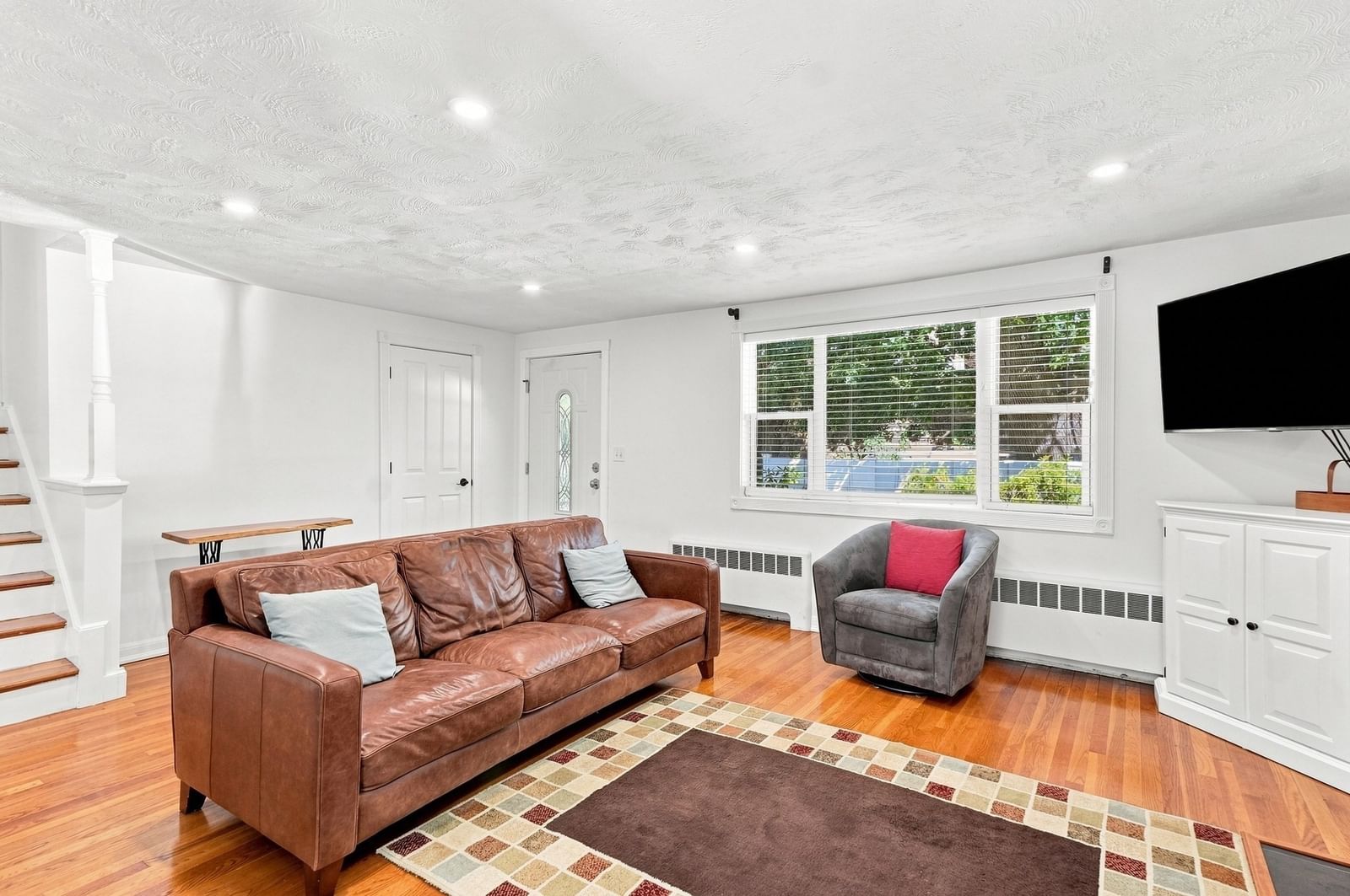 346 Weston Street Waltham — Photo 5 of 36