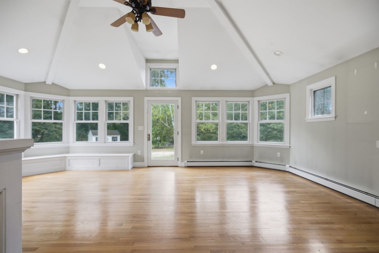 9 Felton Ln West Newbury — Photo 4 of 29