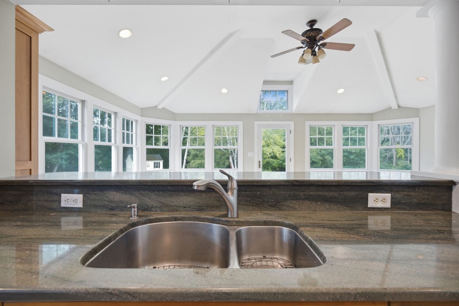 9 Felton Ln West Newbury — Photo 9 of 29