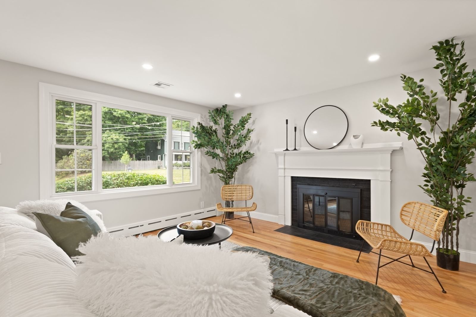 46 Bruce Rd Norwood — Photo 3 of 17