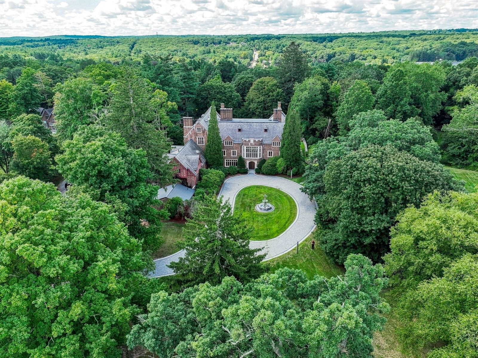 55 Adin St Hopedale — Photo 3 of 4