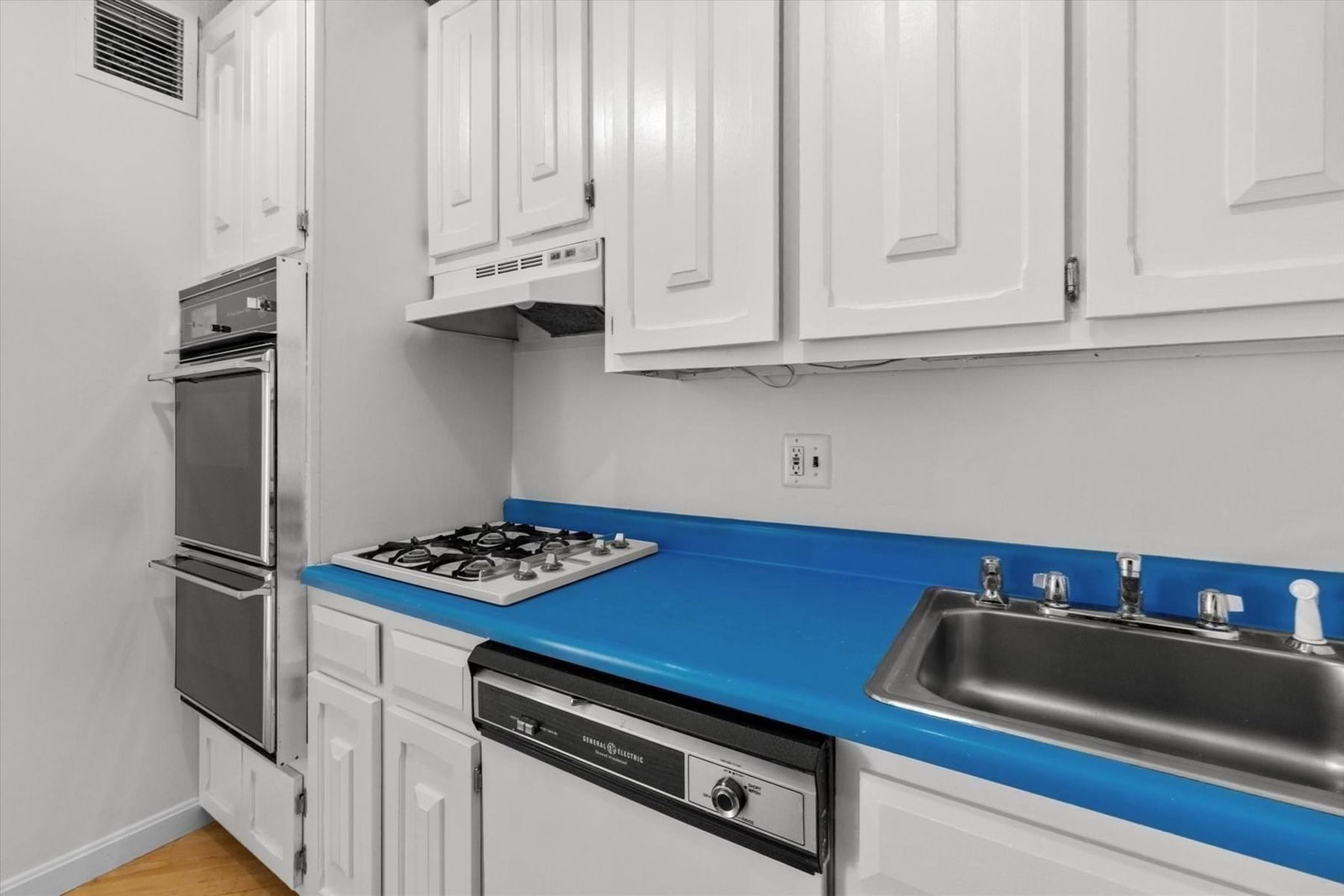 85 E India Row #23D Boston — Photo 13 of 28
