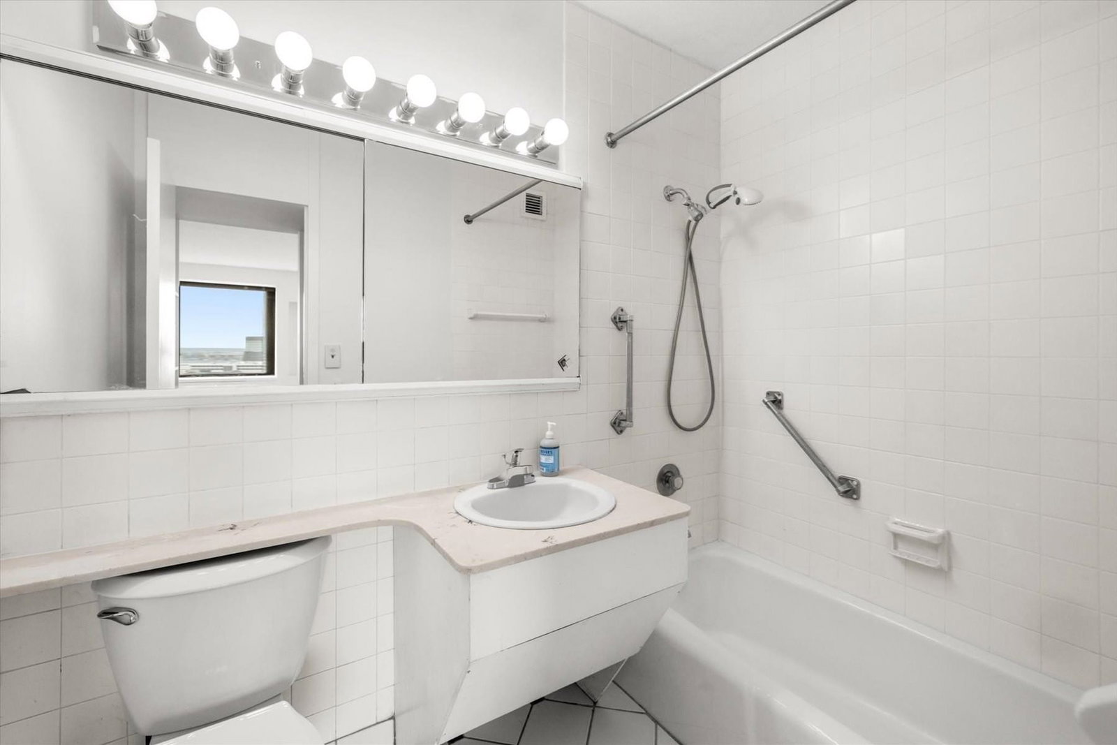 85 E India Row #23D Boston — Photo 14 of 28