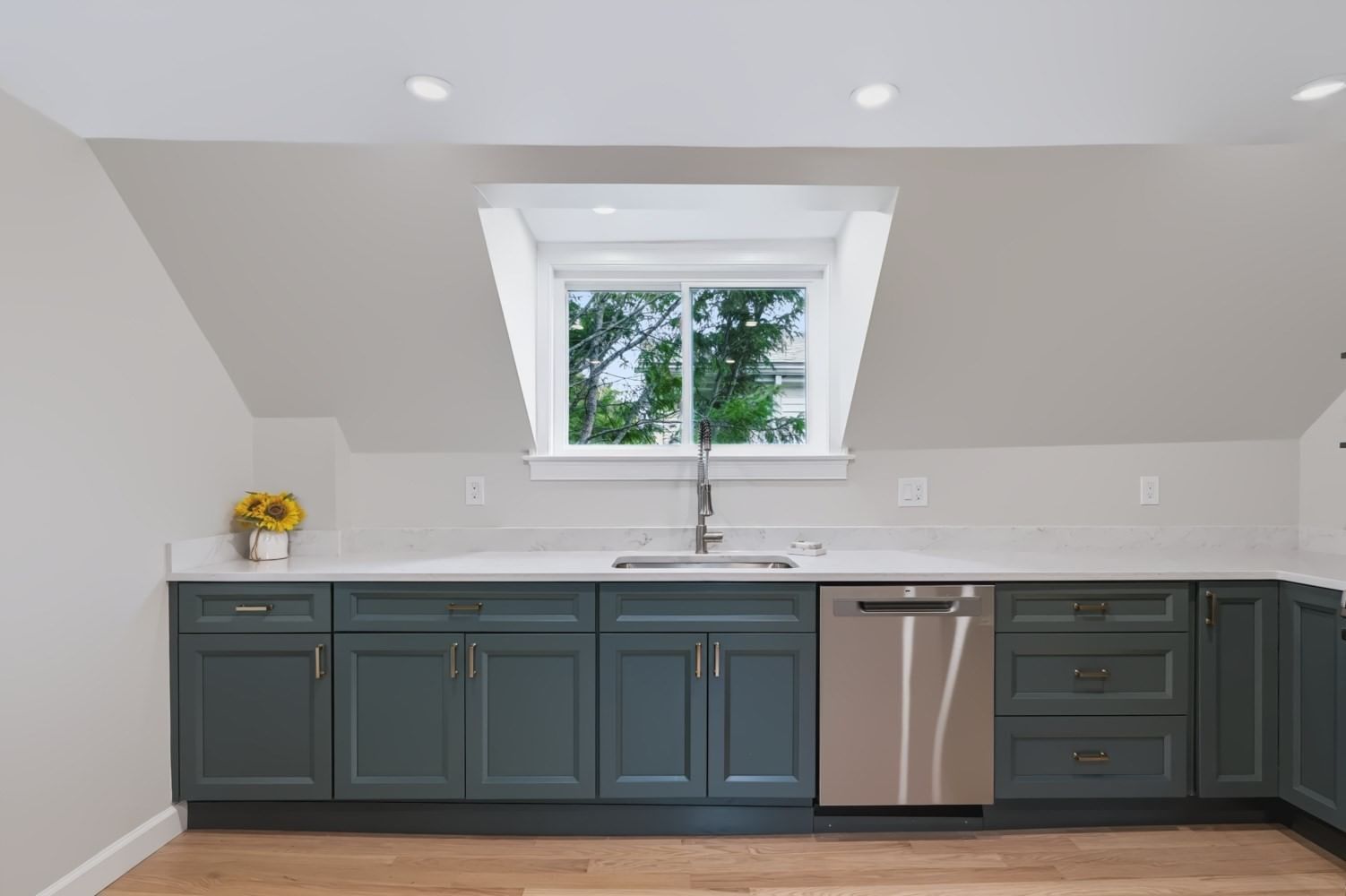 19 Charnock St #2 Beverly — Photo 6 of 41