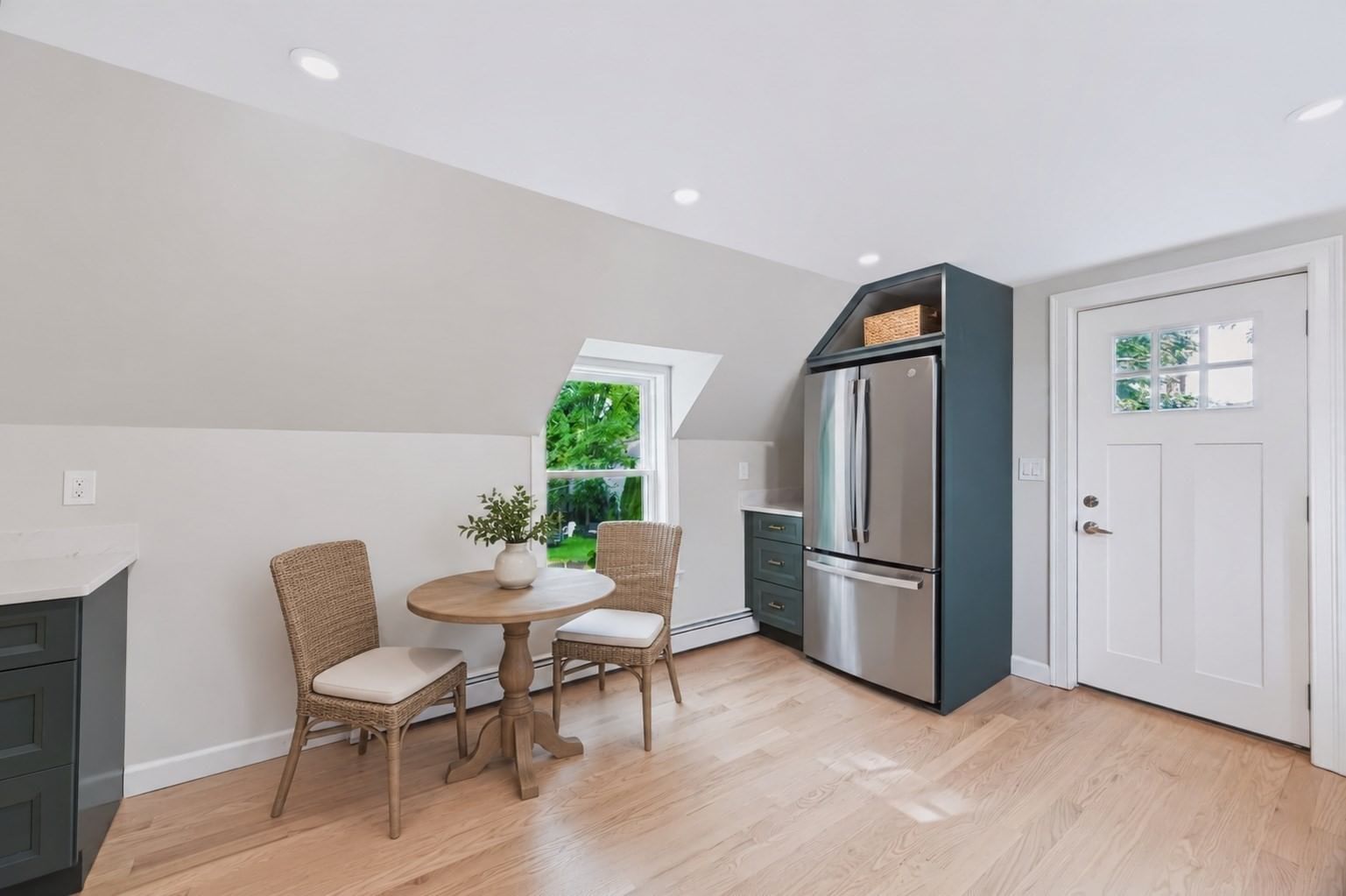 19 Charnock St #2 Beverly — Photo 7 of 41