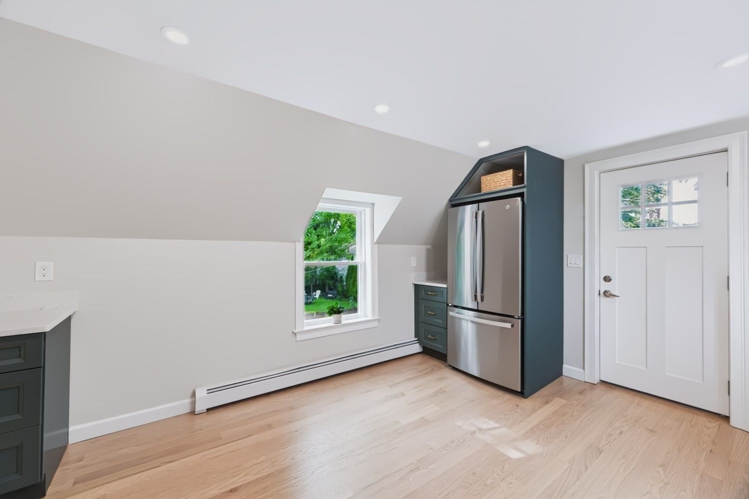 19 Charnock St #2 Beverly — Photo 8 of 41