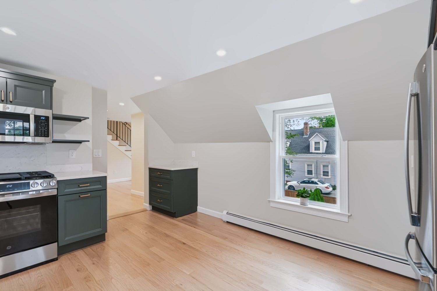 19 Charnock St #2 Beverly — Photo 9 of 41