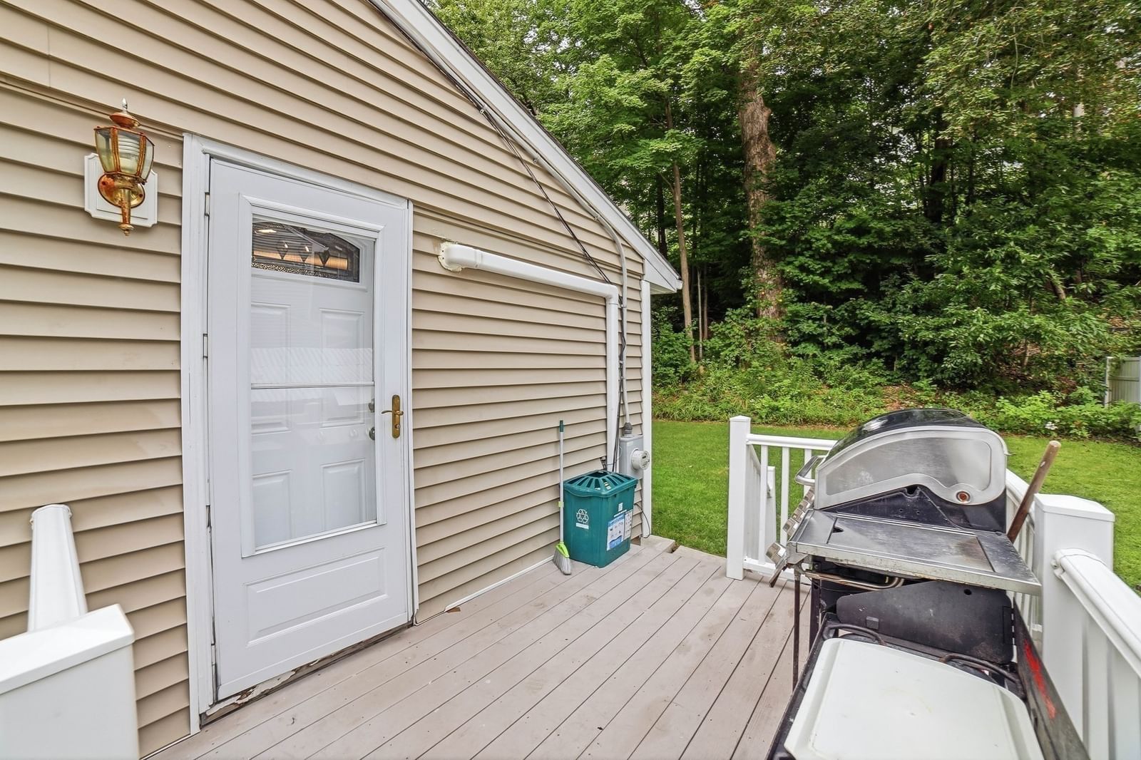 48 Sorrento St Worcester — Photo 7 of 26
