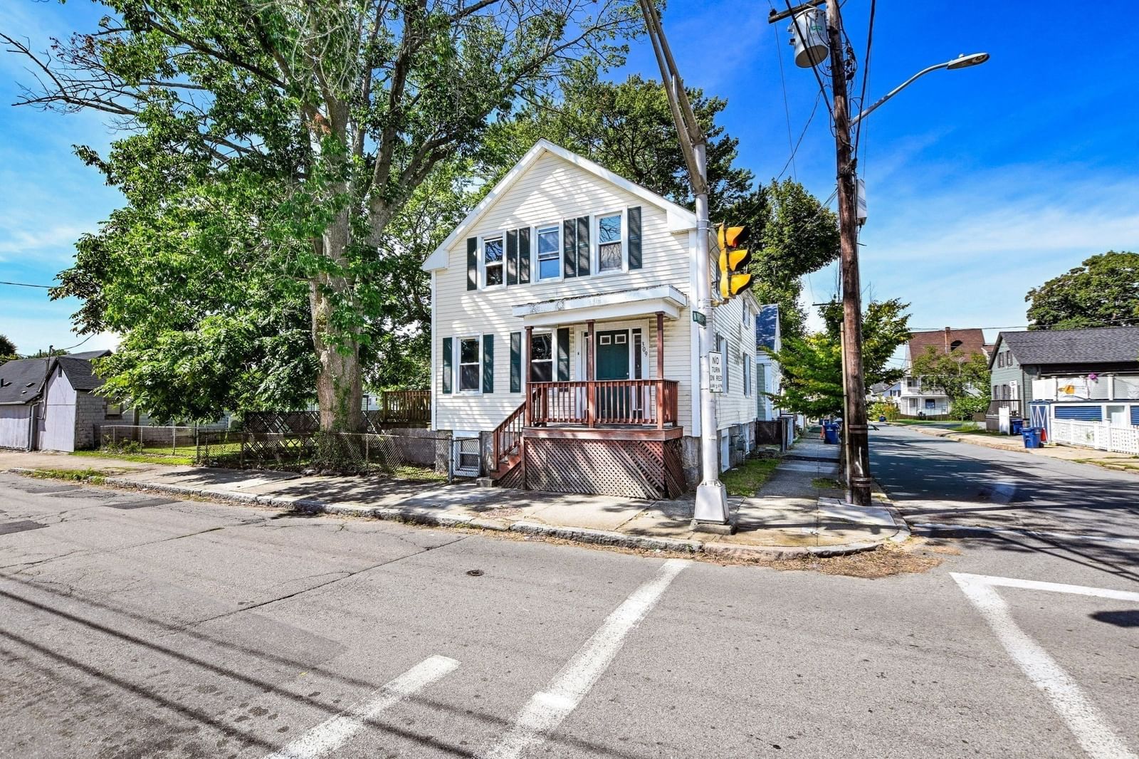 309 Cottage St New Bedford — Photo 2 of 18