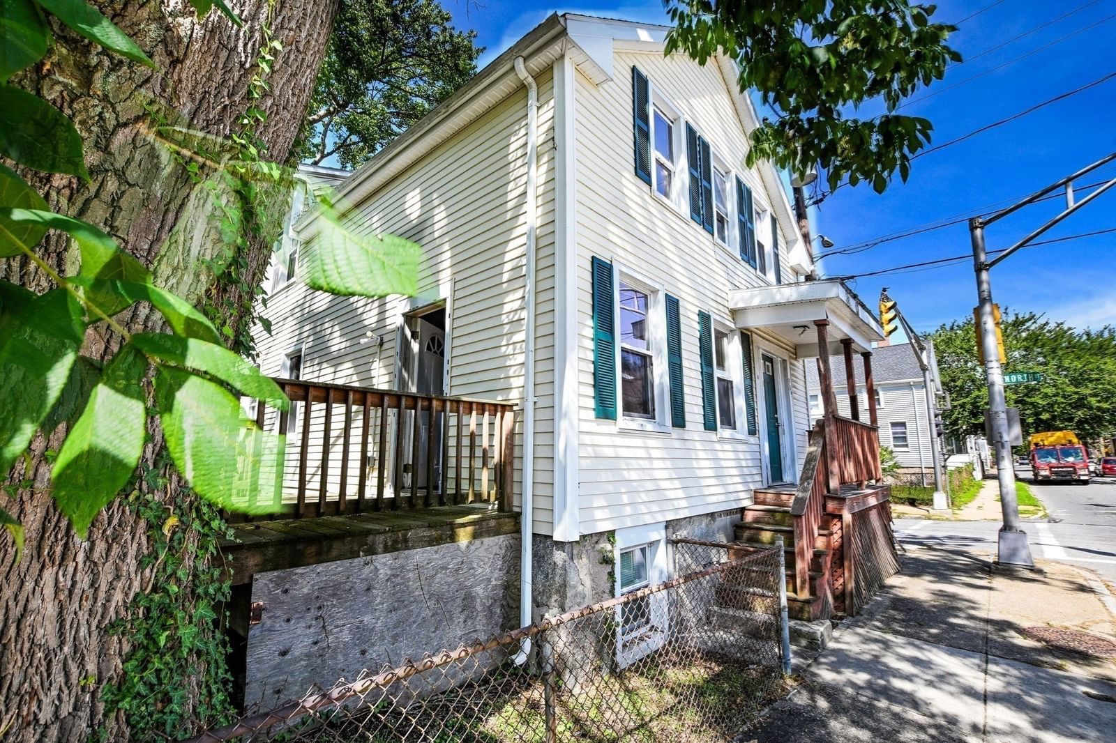 309 Cottage St New Bedford — Photo 4 of 18
