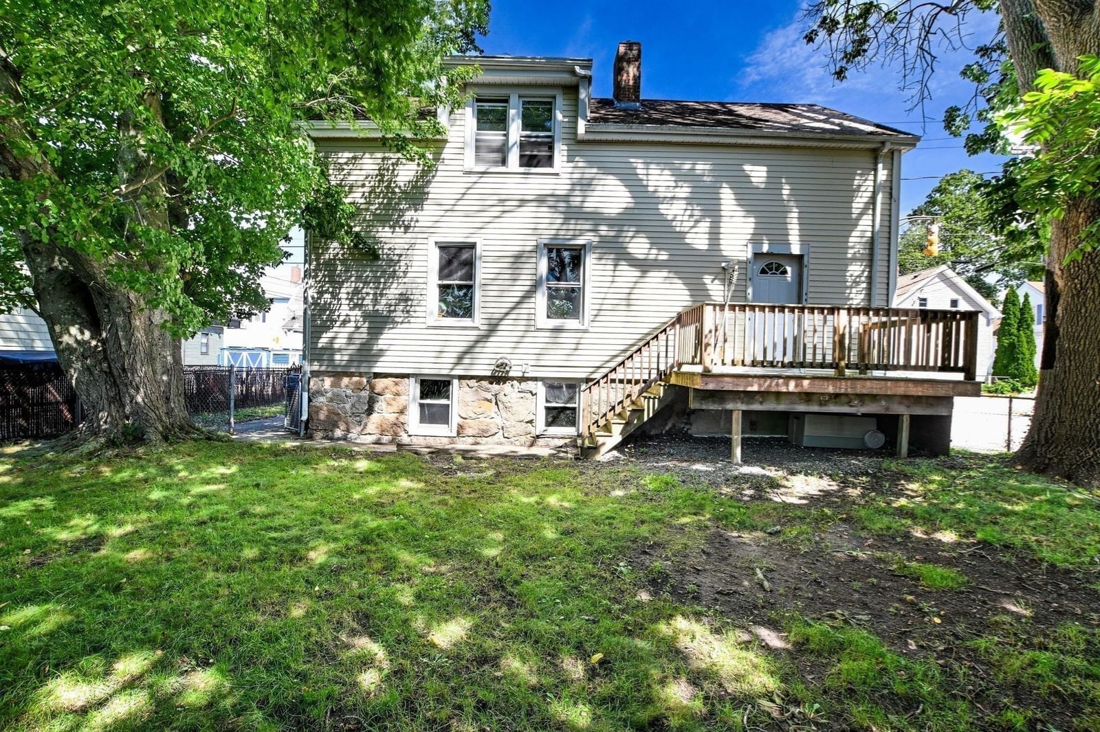 309 Cottage St New Bedford — Photo 6 of 18