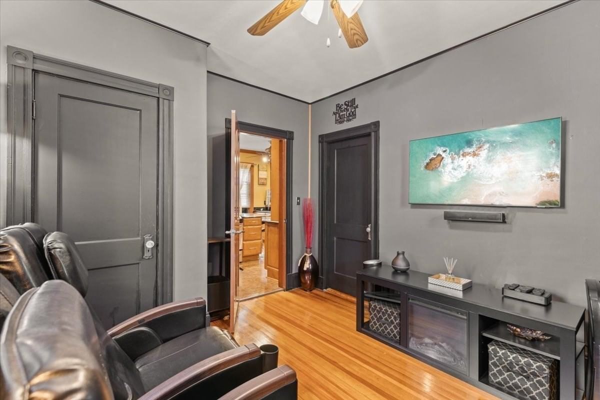 15 Whitten St Boston — Photo 10 of 42