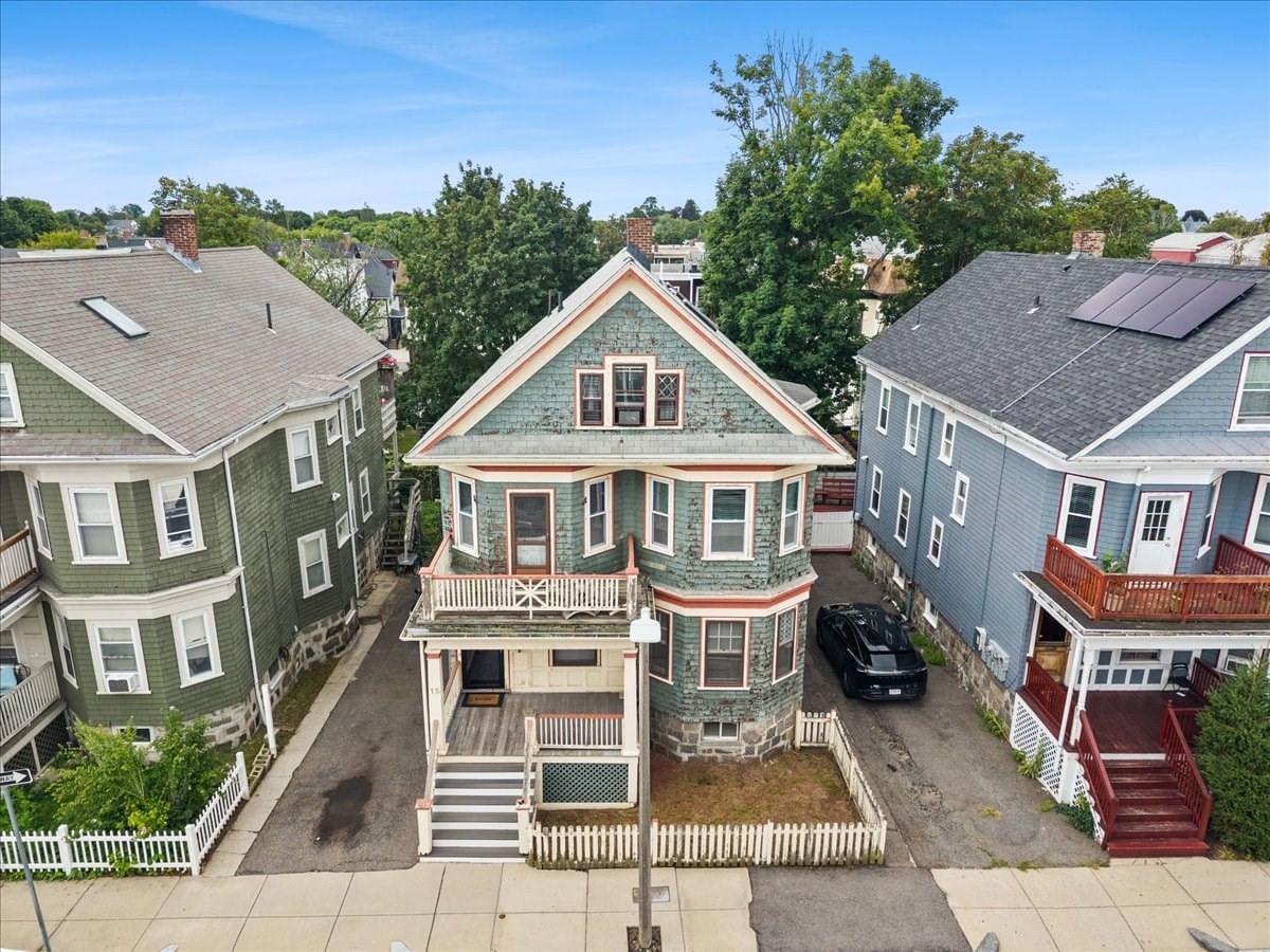 15 Whitten St Boston — Photo 2 of 42