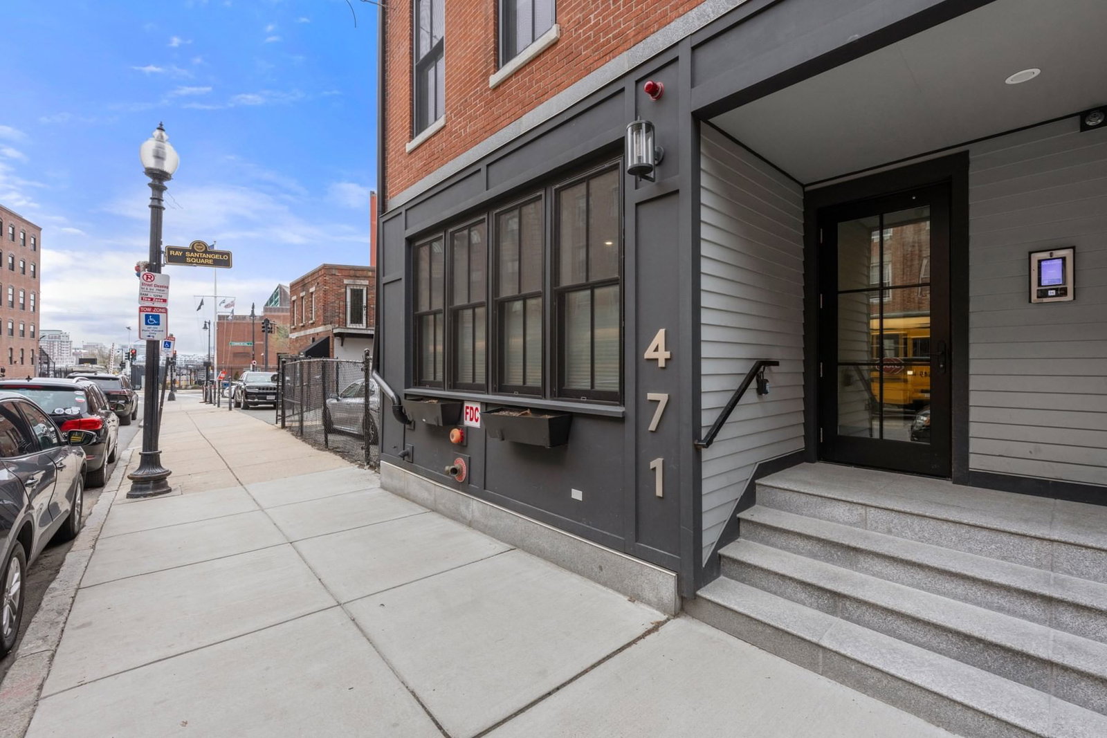 471 Hanover St #2 Boston — Photo 11 of 12