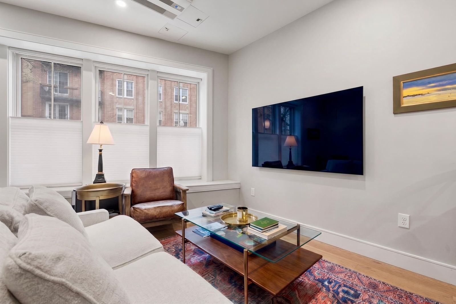 471 Hanover St #2 Boston — Photo 2 of 12