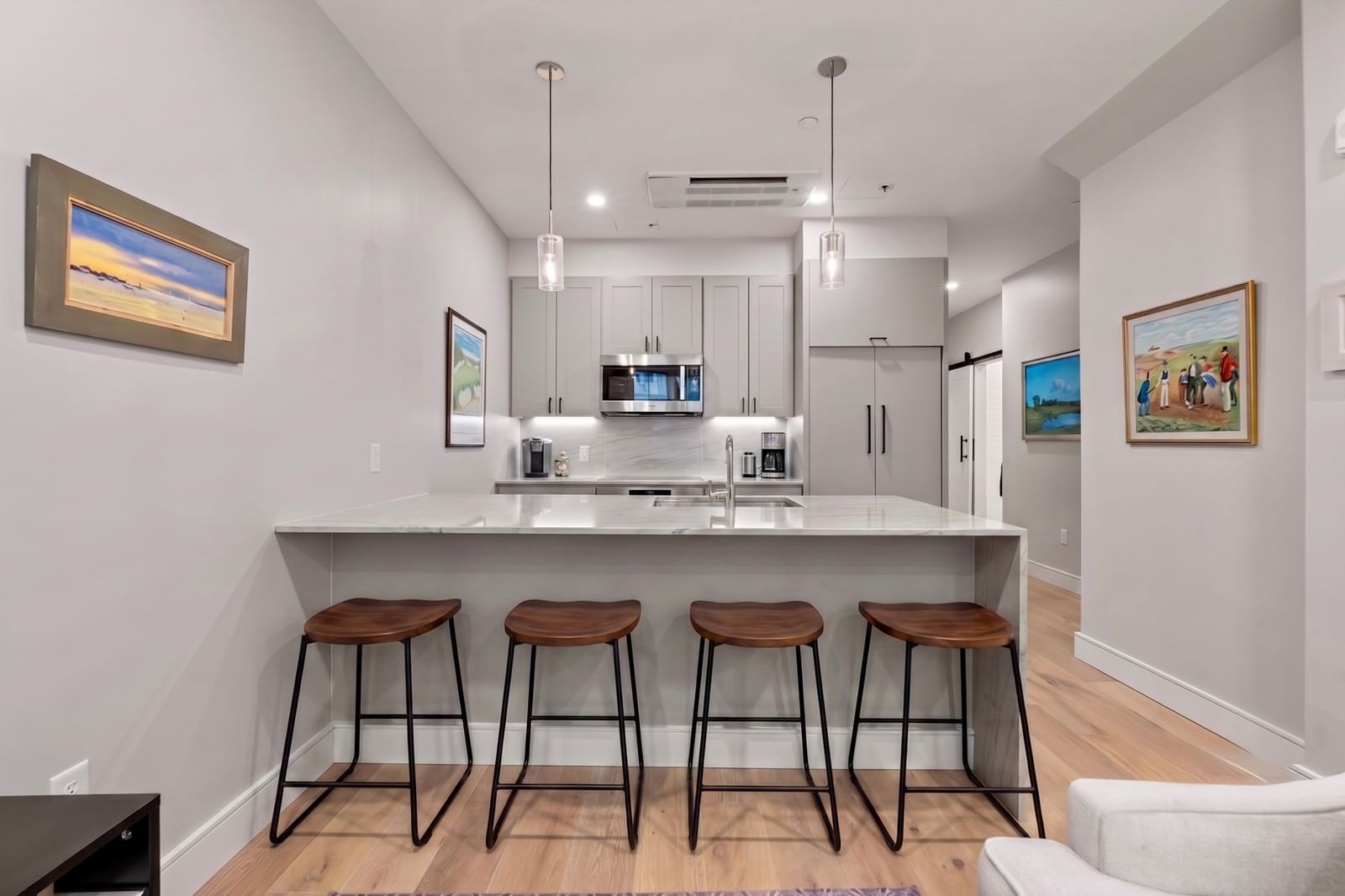 471 Hanover St #2 Boston — Photo 3 of 12