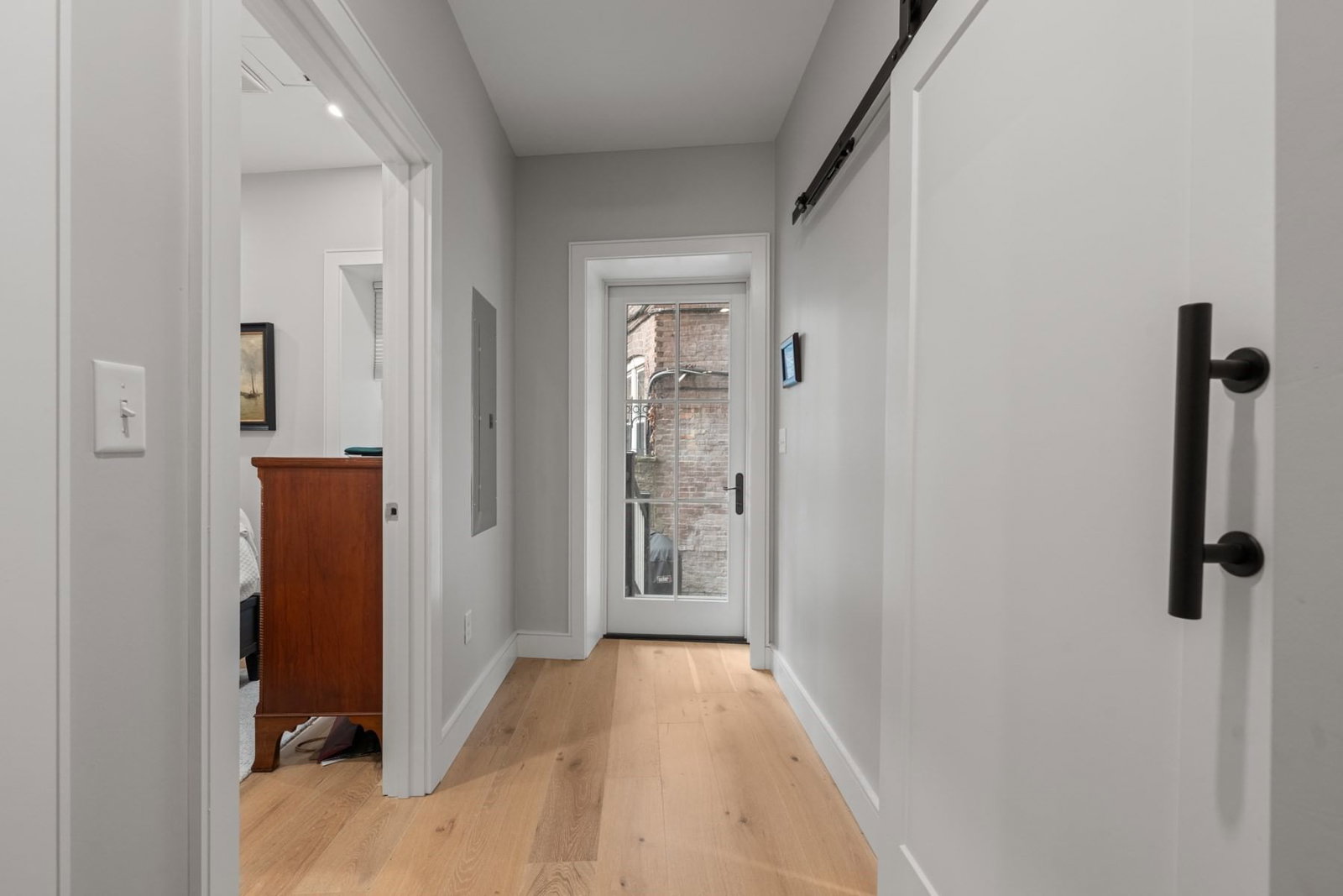 471 Hanover St #2 Boston — Photo 8 of 12
