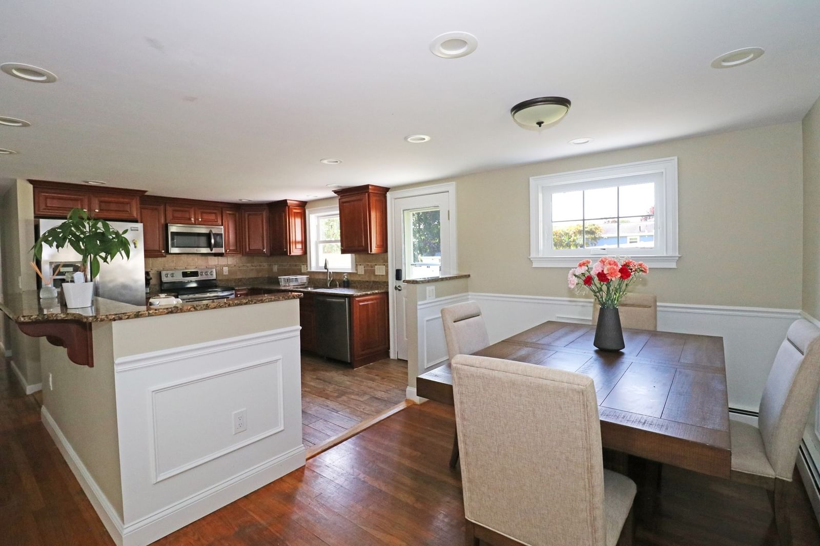 85 Forsyth Ave Somerset — Photo 17 of 41