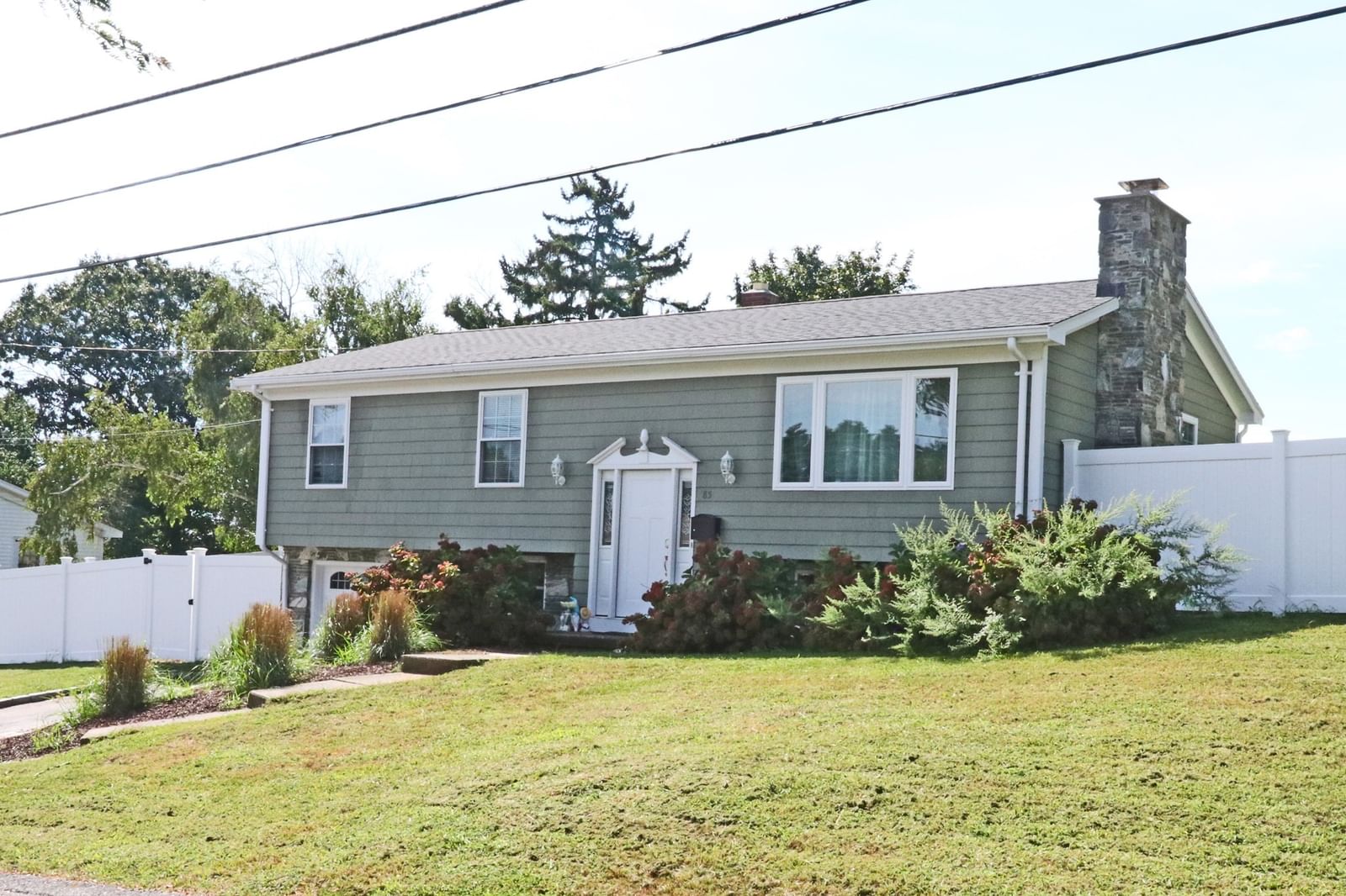 85 Forsyth Ave Somerset — Photo 2 of 41