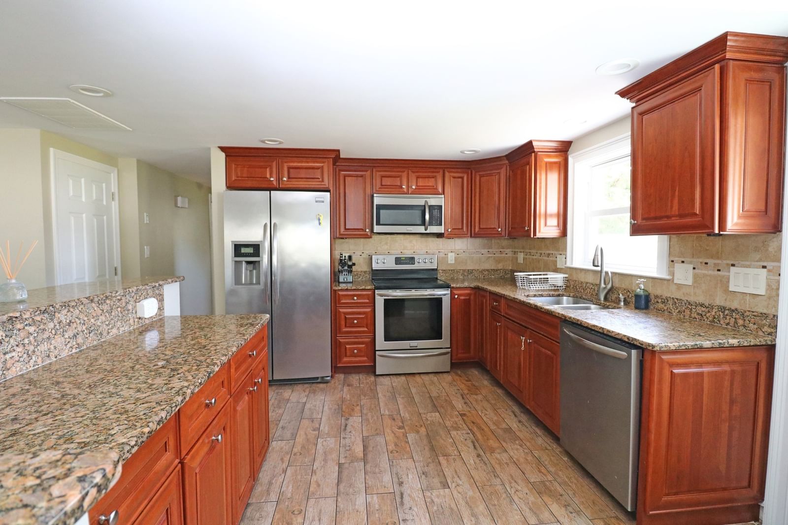85 Forsyth Ave Somerset — Photo 20 of 41