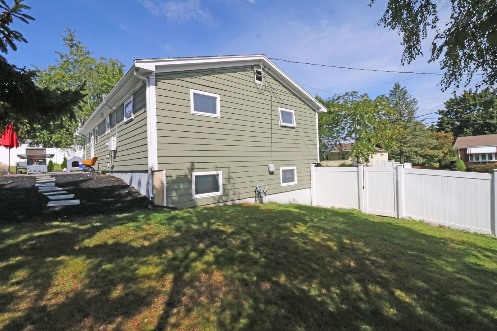 85 Forsyth Ave Somerset — Photo 5 of 41