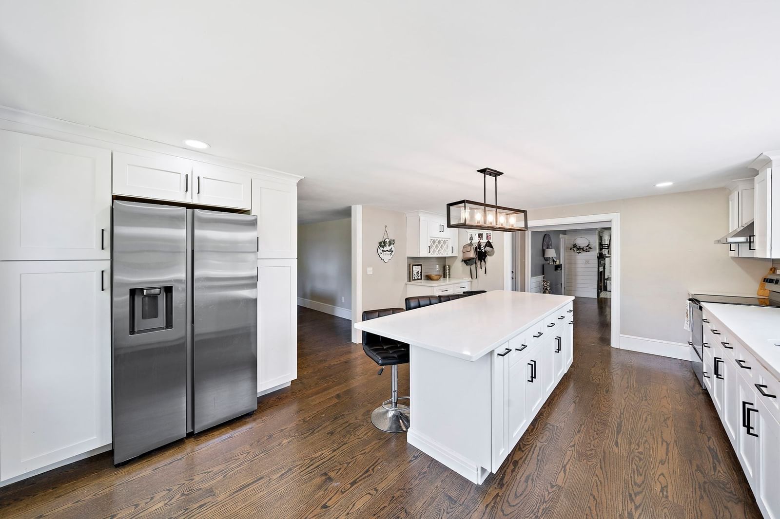 139 Washington Street East Bridgewater — Photo 4 of 27