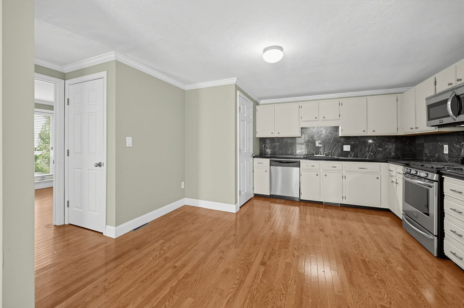 144 Hart St #2 Taunton — Photo 3 of 23