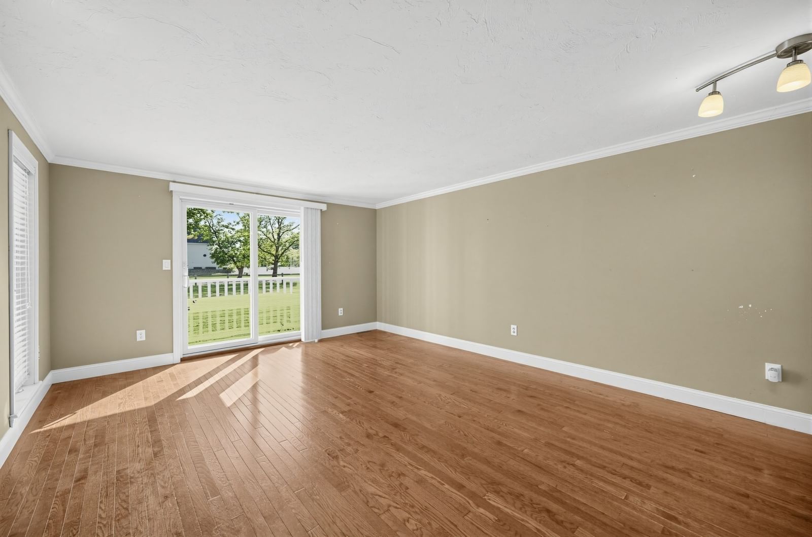 144 Hart St #2 Taunton — Photo 6 of 23