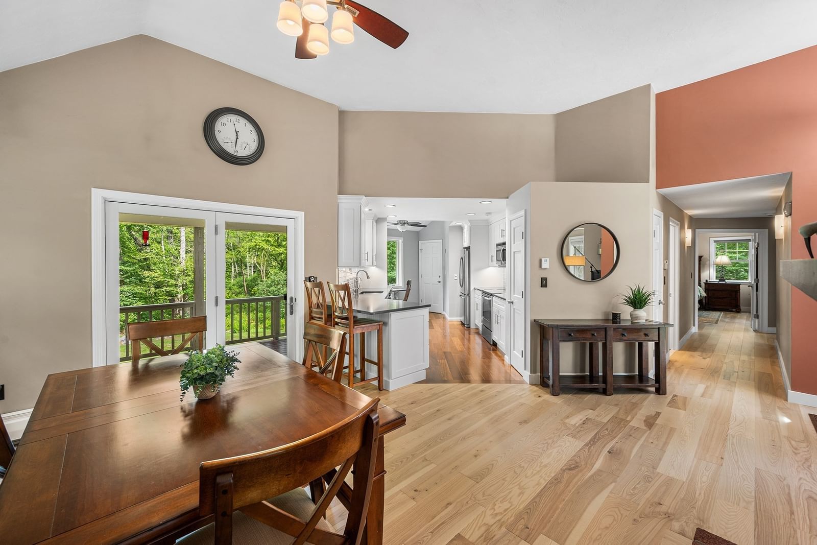 144 Baldwin St Leicester — Photo 10 of 40